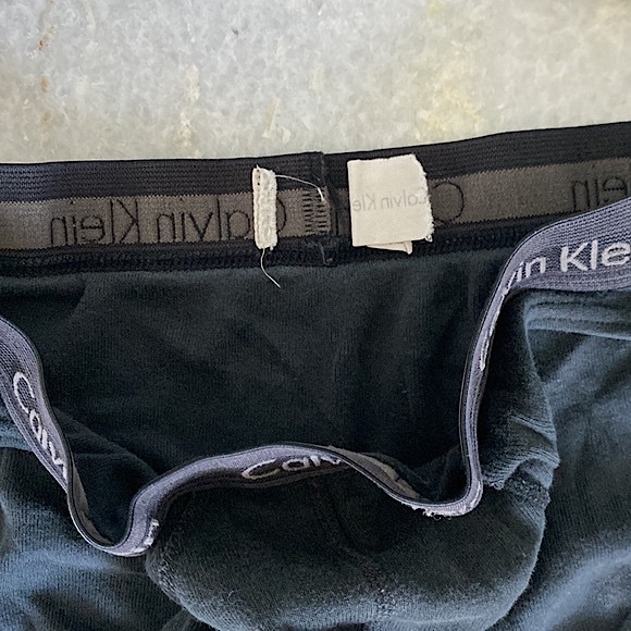 Calvin Klein - Picture 4 of 6